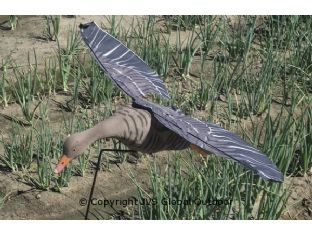 Incoming Flying Goose Decoy with Moving Wings (Wind Powered)